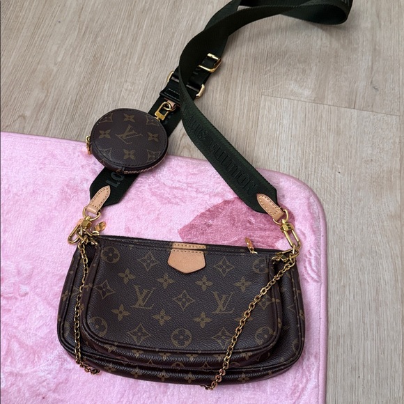 Louis Vuitton multi pochette accessoires Monogram Crossbody Bag color khaki - Picture 3 of 15